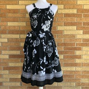 White House Black Market Black Floral Dress Size 2 Halter Tie Keyhole Back Lined